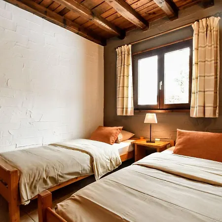 Casa de Férias Budget Holiday In Mont Liege With Garden