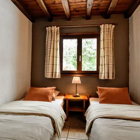 Casa de Férias Budget Holiday In Mont Liege With Garden